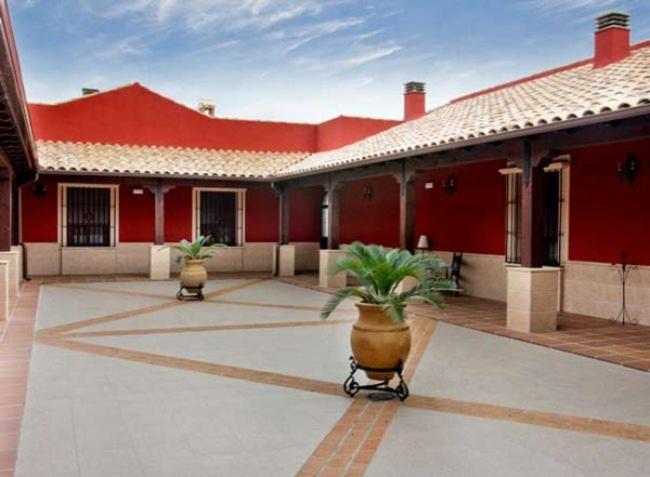 Hacienda La Huertezuela Y Casa Del Chalet *