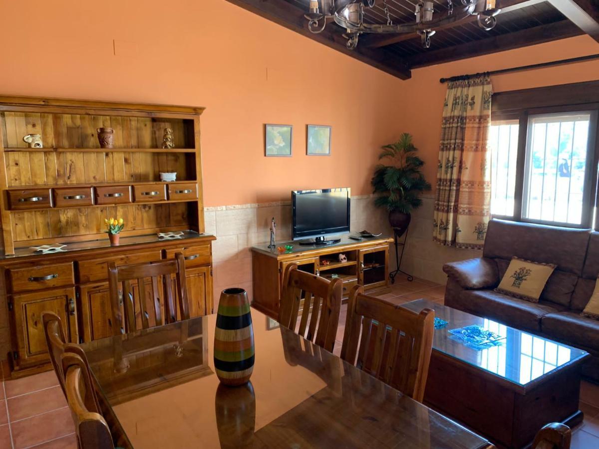 Hacienda La Huertezuela Y Casa Del Chalet