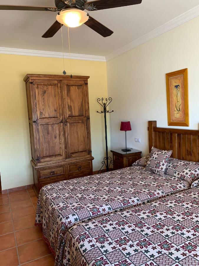 Hacienda La Huertezuela Y Casa Del Chalet *