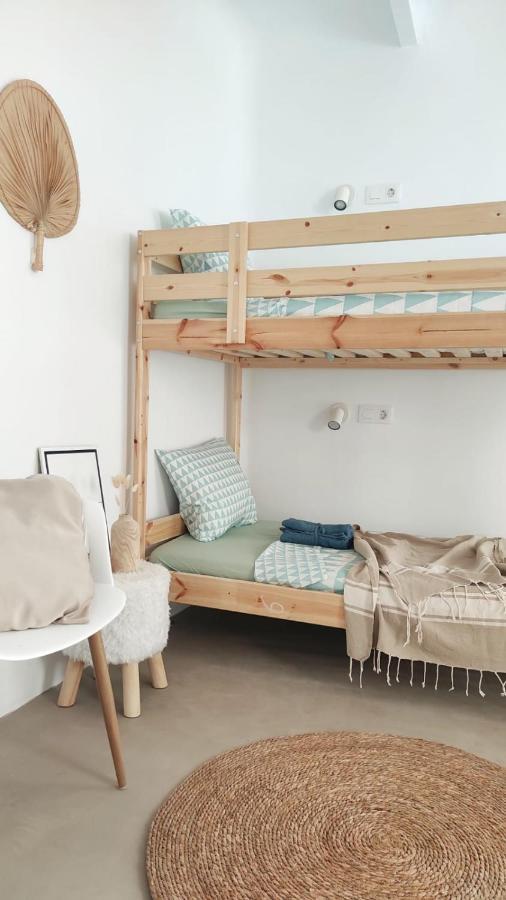 Nomad Surf House Hostal *