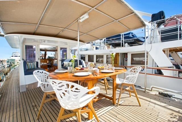 Charming Boat In Barcelona - Perfect Getaway Sant Adrià de Besòs