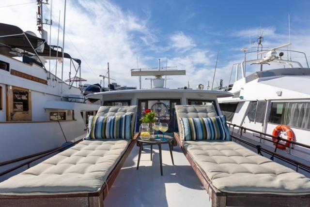 Charming Boat In Barcelona - Perfect Getaway Hotel en barco