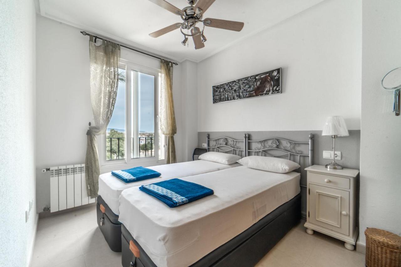 Apartamento Soleado Apartamento En Segunda Planta Con Vistas A La Piscina En La Golf - Ae1422