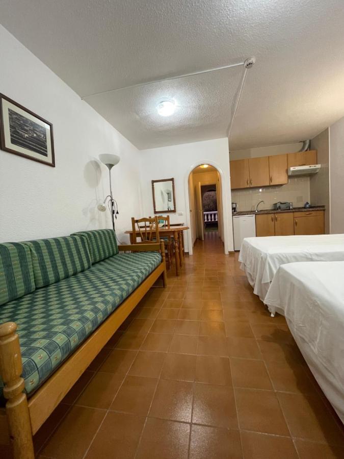 Aparthotel Tarajales *