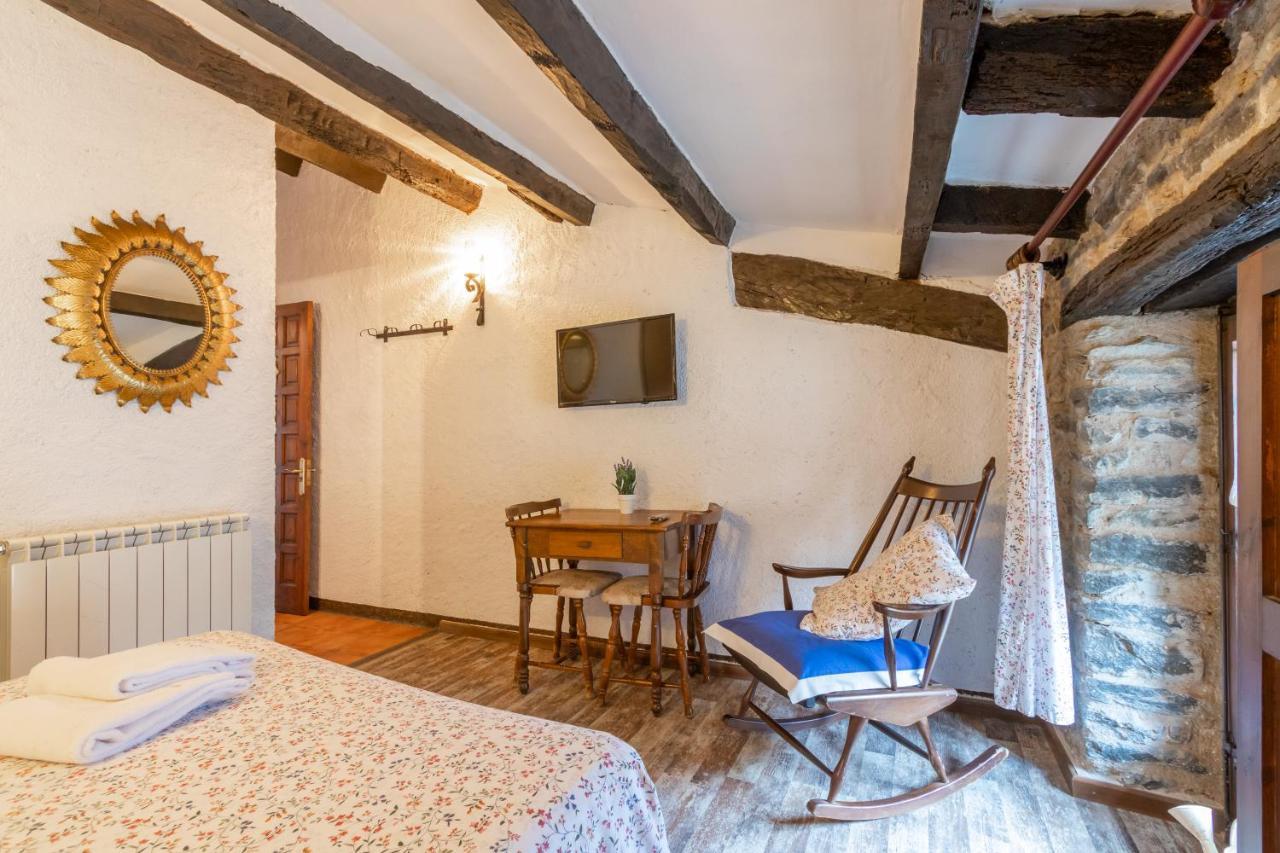 Apartamento Can Lo 3 *