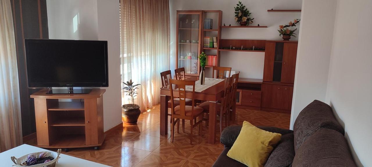 Piso Muy Grande Apartment *