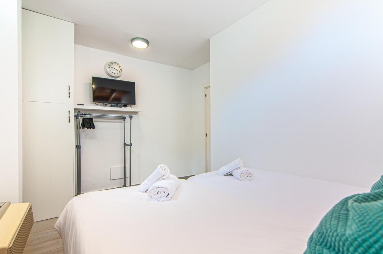 Holiday home Luxury House With Private Heated Pool, Bbq And Private Parking *