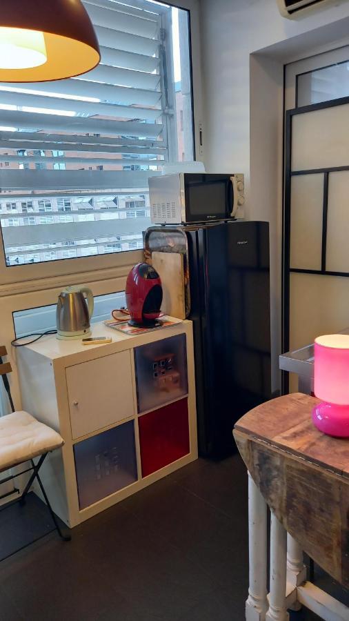 Vila Olimpica Studio Apartment *