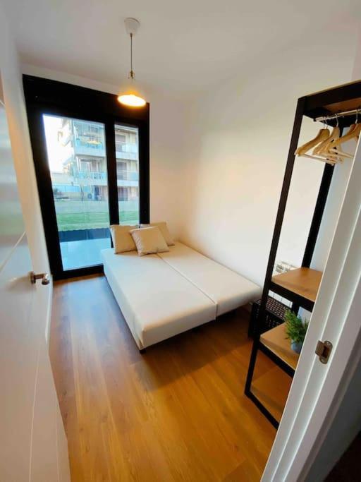 En Edificio Nuevo Con Piscina Apartamento Portonovo