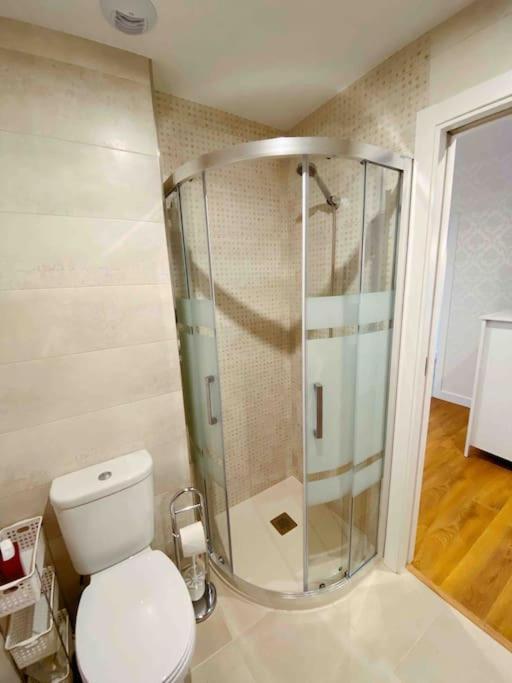 En Edificio Nuevo Con Piscina Apartamento *