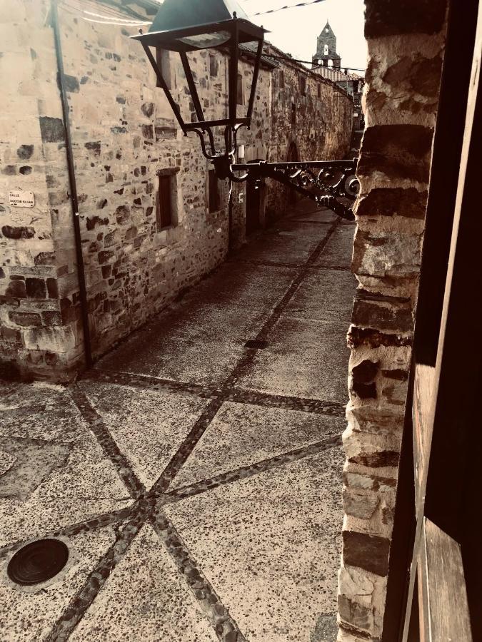 The Pilgrim Stone - Vegan * Rabanal del Camino