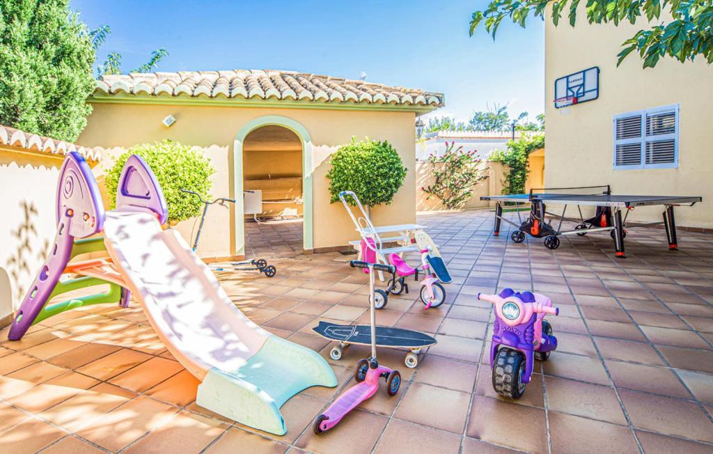 Villa Agradable Junto Al Mar Con Piscina