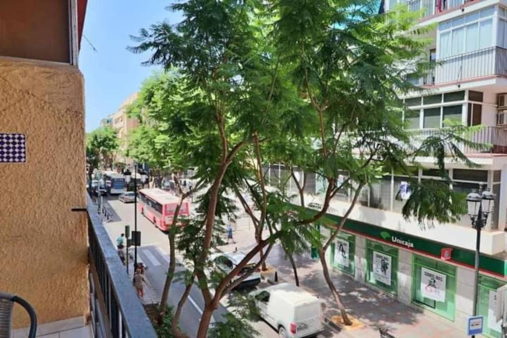 Lovely Central 2 Bed Close To The Beach And Stations Apartment