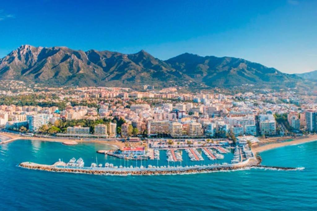Lovely Central 2 Bed Close To The Beach And Stations Apartment