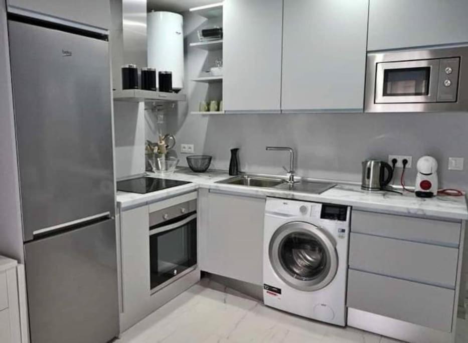 Lovely Central 2 Bed Close To The Beach And Stations Fuengirola