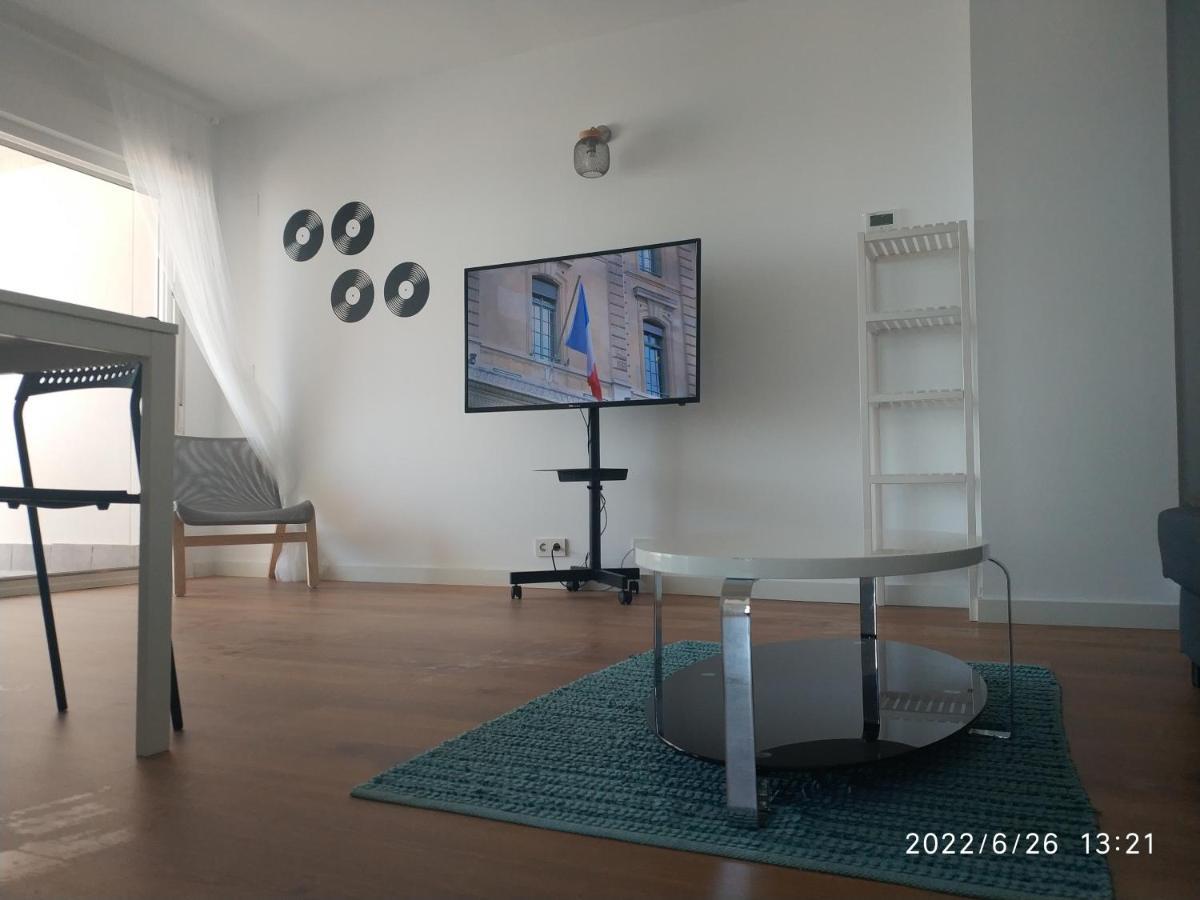 Apartamento Bonito Con Piscina Cerca De La Playa. *