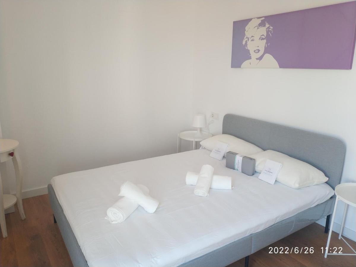 Bonito Con Piscina Cerca De La Playa. Apartamento