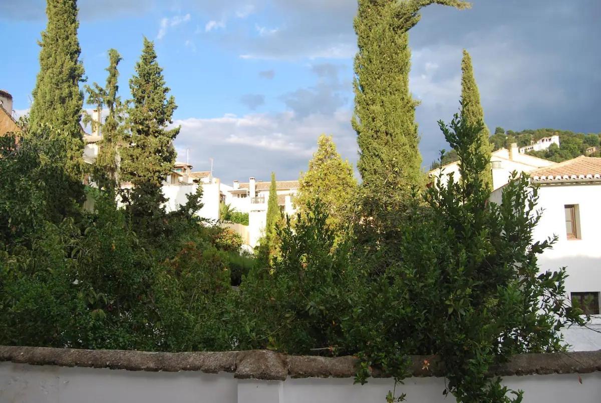 Calle Gloria Apartment *