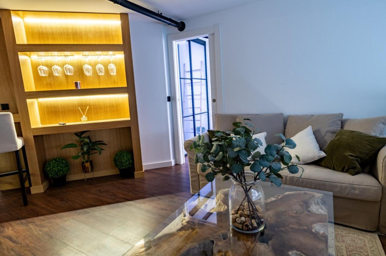 Fantastic Brand New In Location Just Few Steps From The Slope! Private Parking *