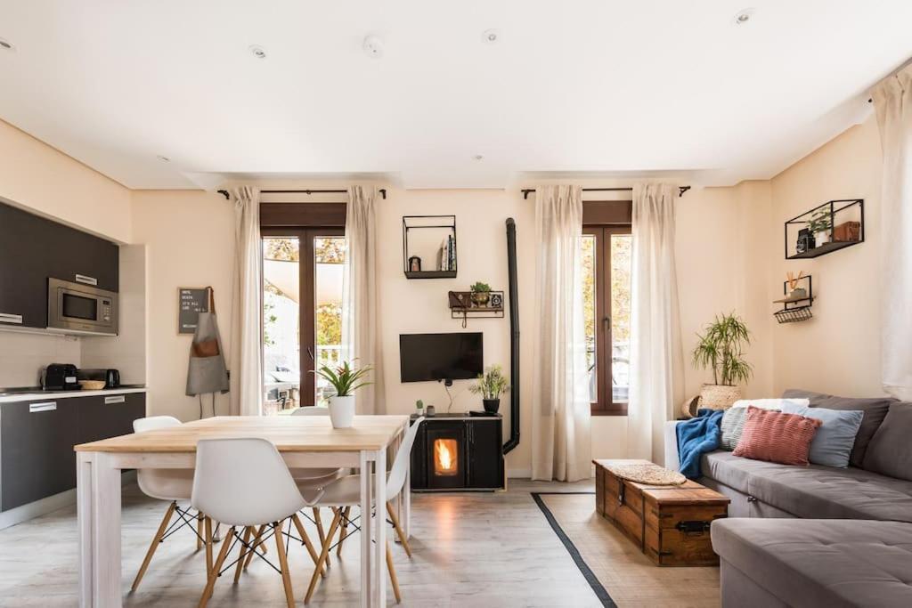 Atico Con Terraza Y Chimenea Junto A Universidad Apartment Alcala de Henares