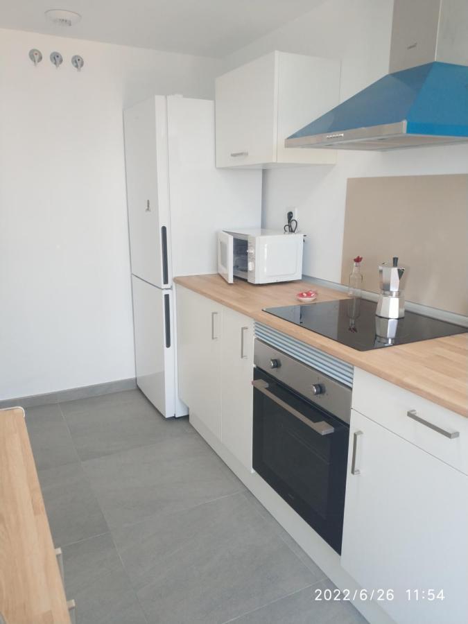 Bonito Con Piscina Cerca De La Playa. Apartamento