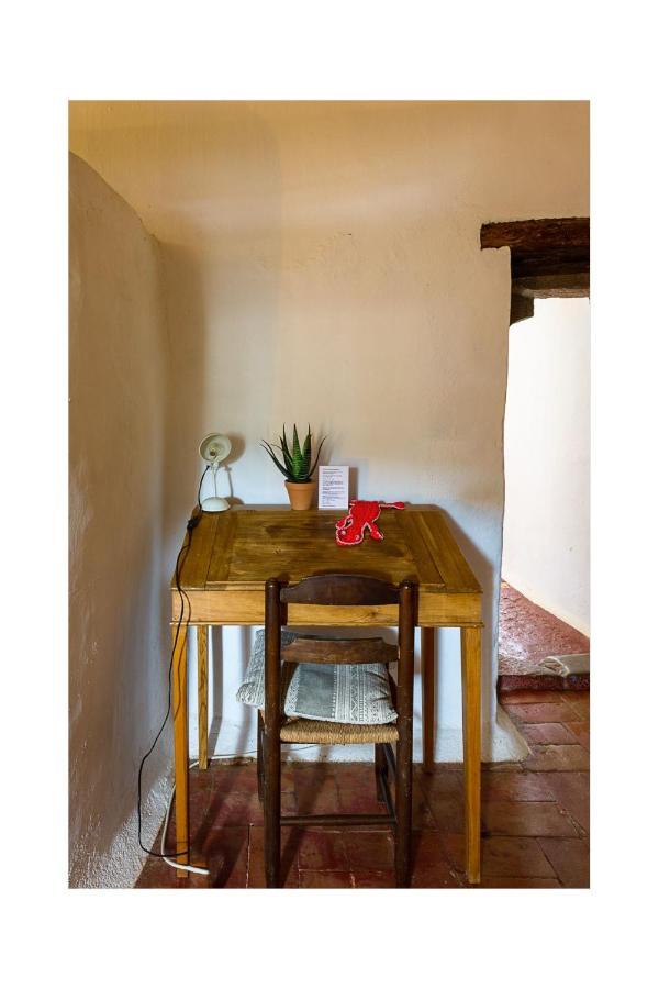 Mas Del Llop Blanc - Dog Friendly Rural - Bed & Breakfast Sobrestany