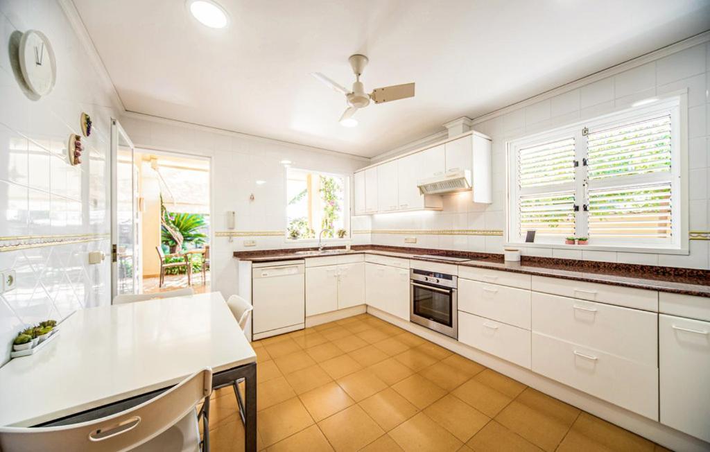 Villa Agradable Junto Al Mar Con Piscina *