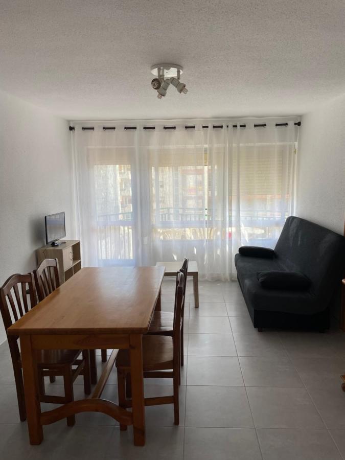 Cn Rents Apartment *