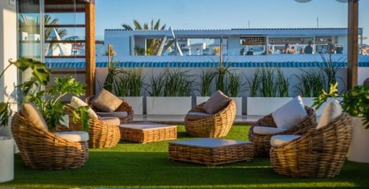 Elegant Next To The Sea!