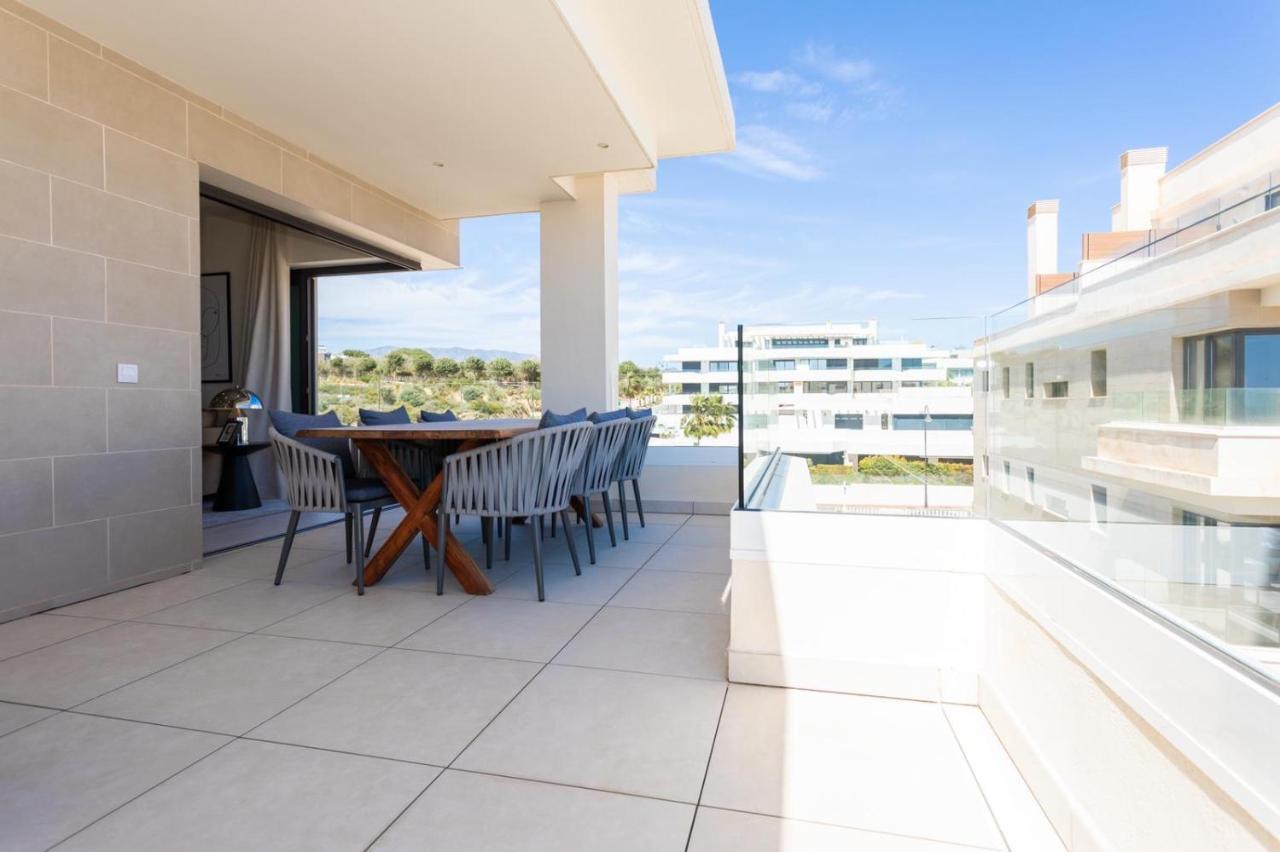 Apartment Vida Feliz: Beachside Luxury With Sea Views