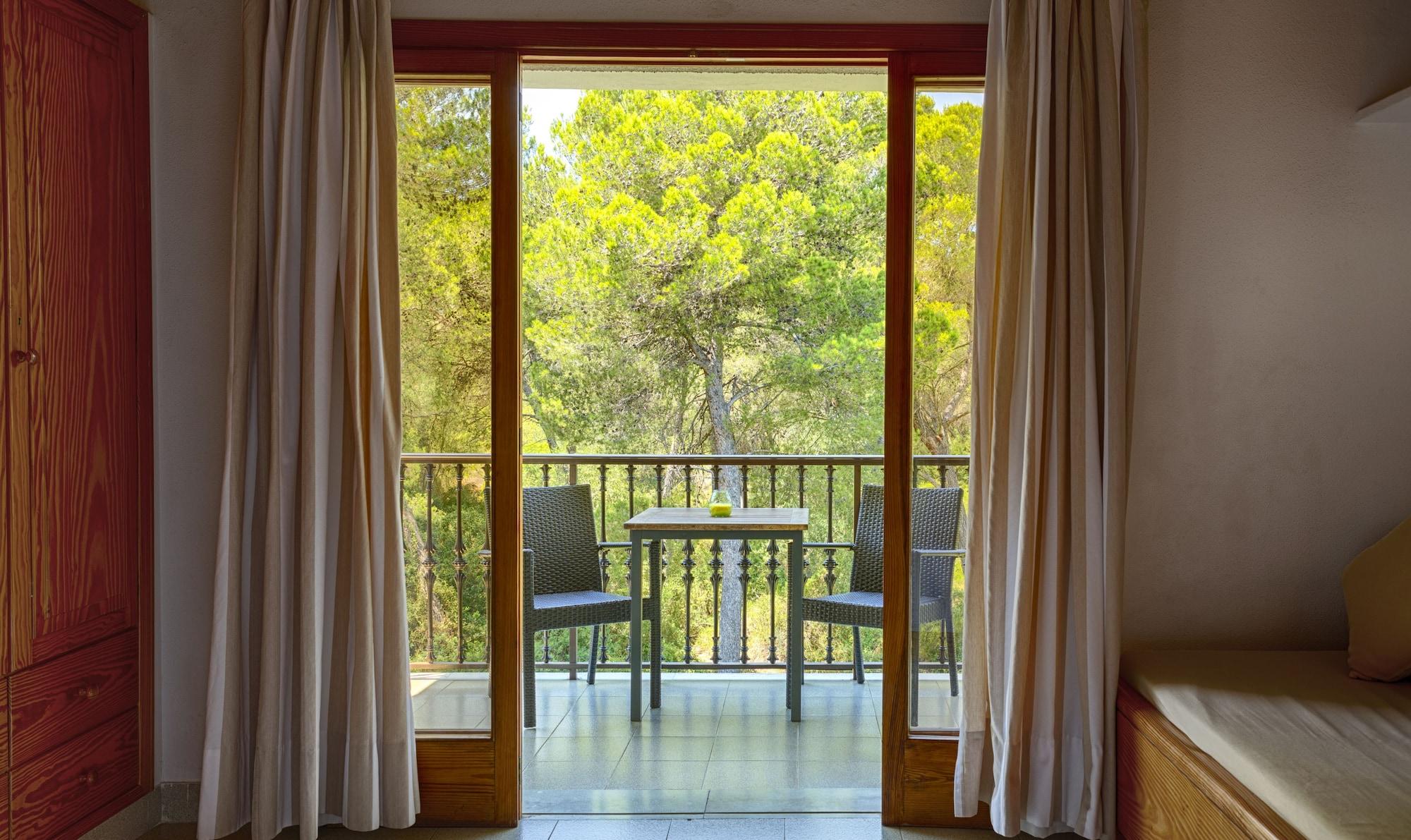 Es Baulo Petit Aparthotel 4*