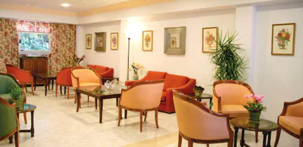 Amoros Hotel 3*