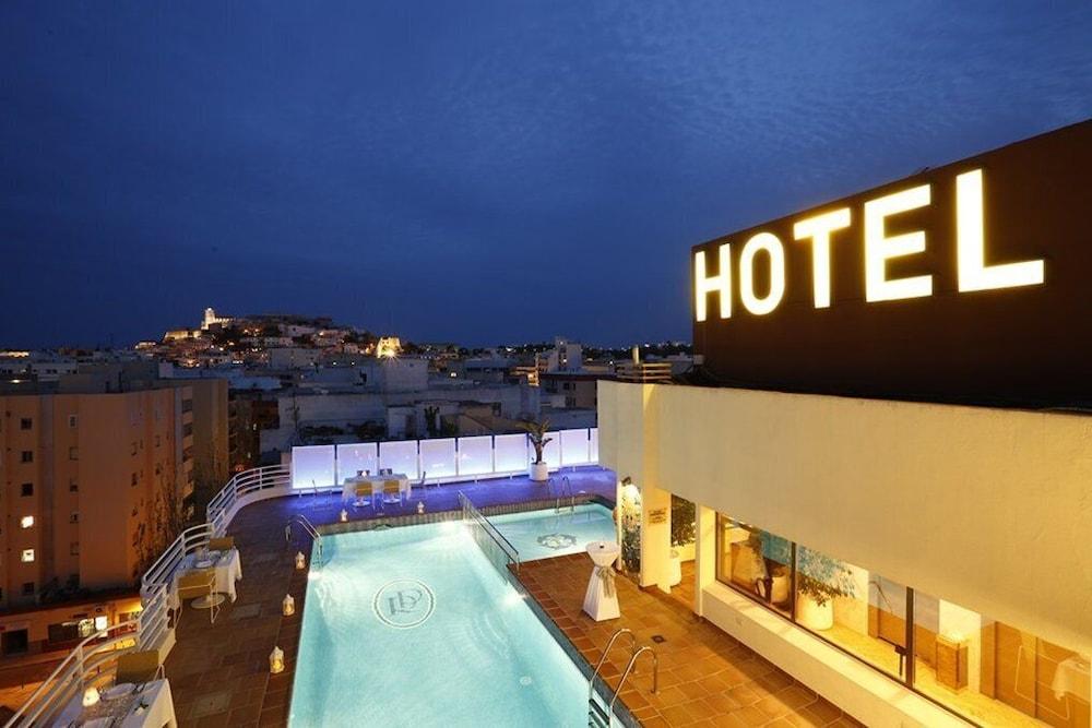 Royal Plaza 4*