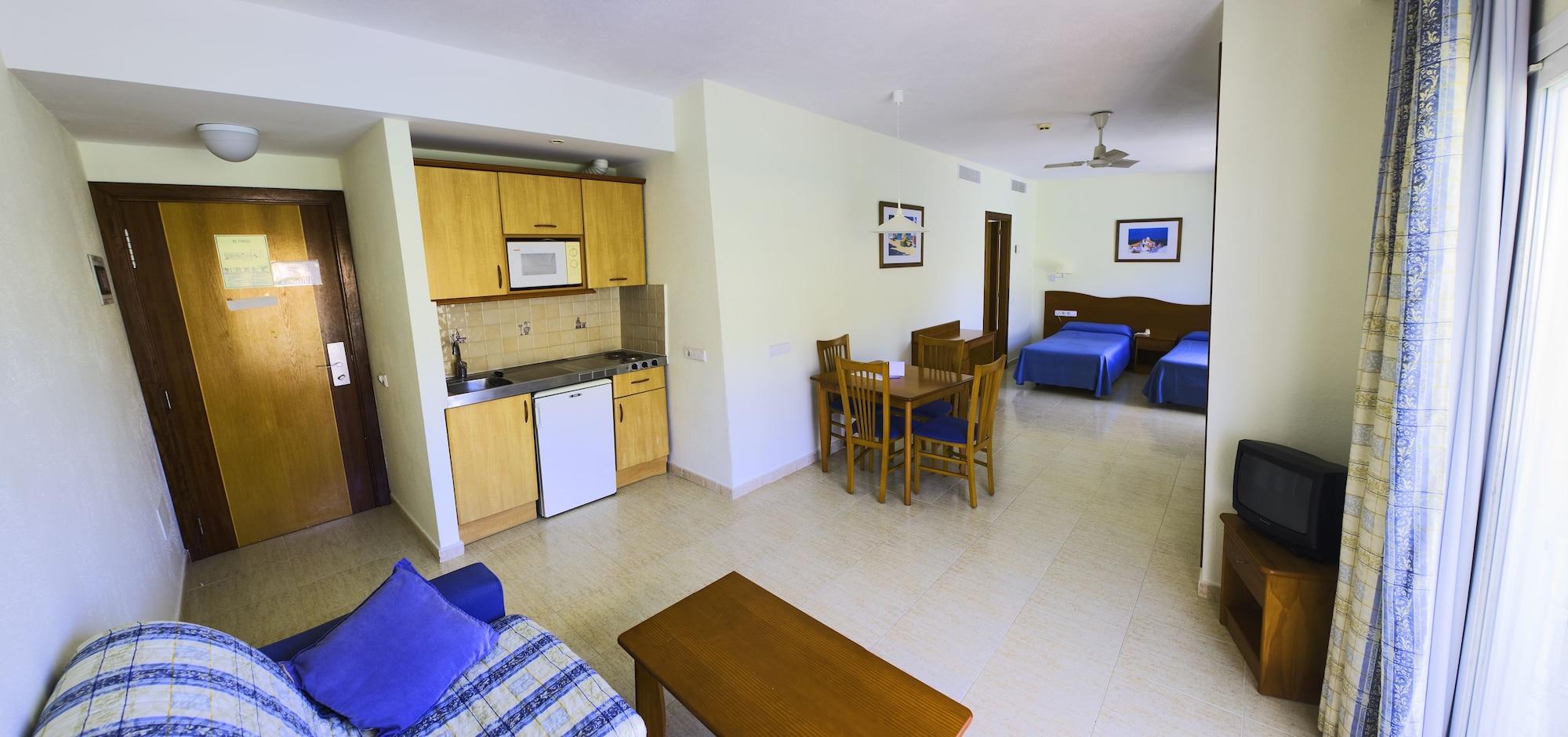 Apartahotel El Pinar 3*