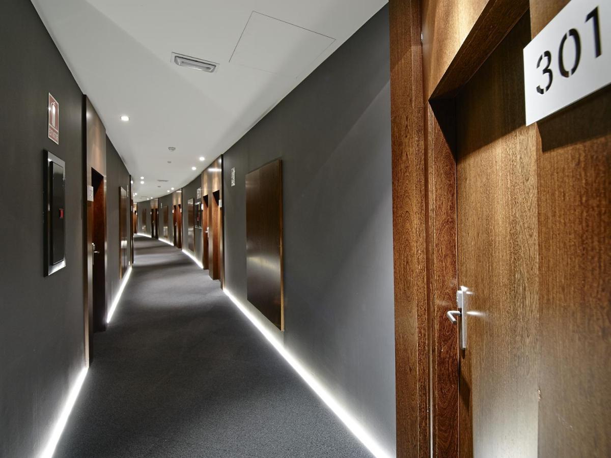 Carris Marineda Hotel A Coruña