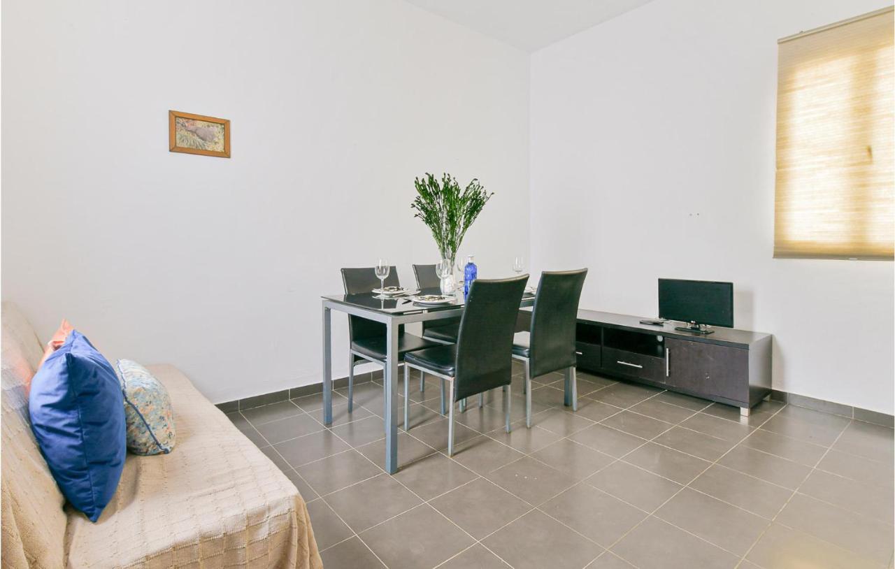 Lovely In With Kitchenette