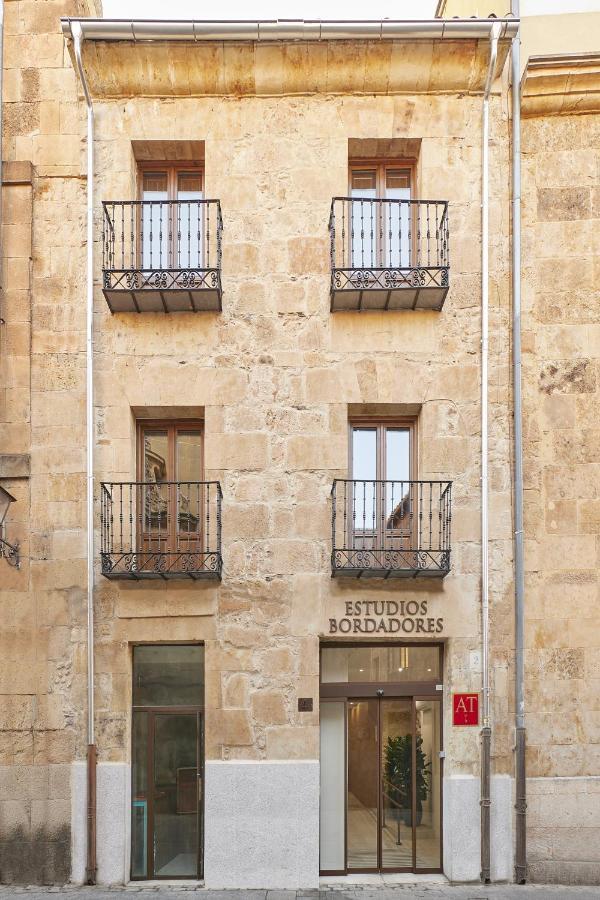 Estudios Bordadores By Valdesierra