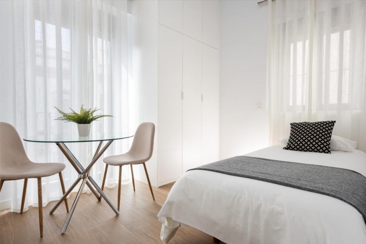 Komodo Puerta Osario Apartment Seville