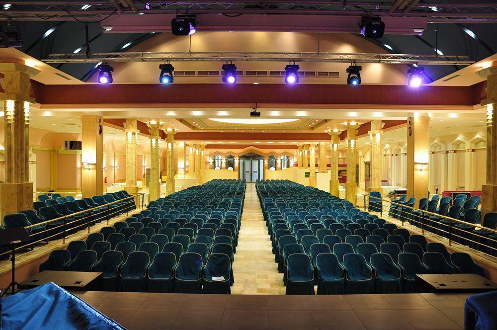 Hotel Cerezos 3*