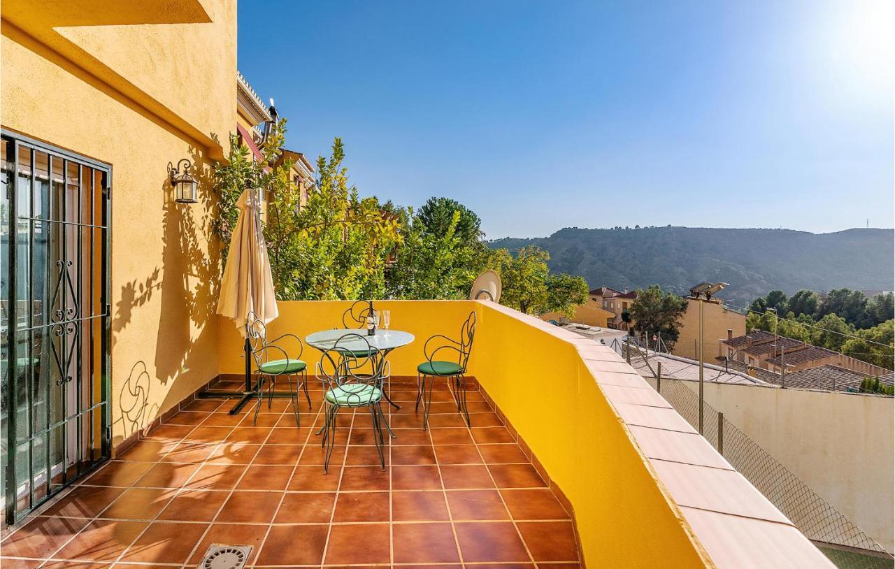 Holiday home 3 Bedroom Stunning In Cenes De La Vega