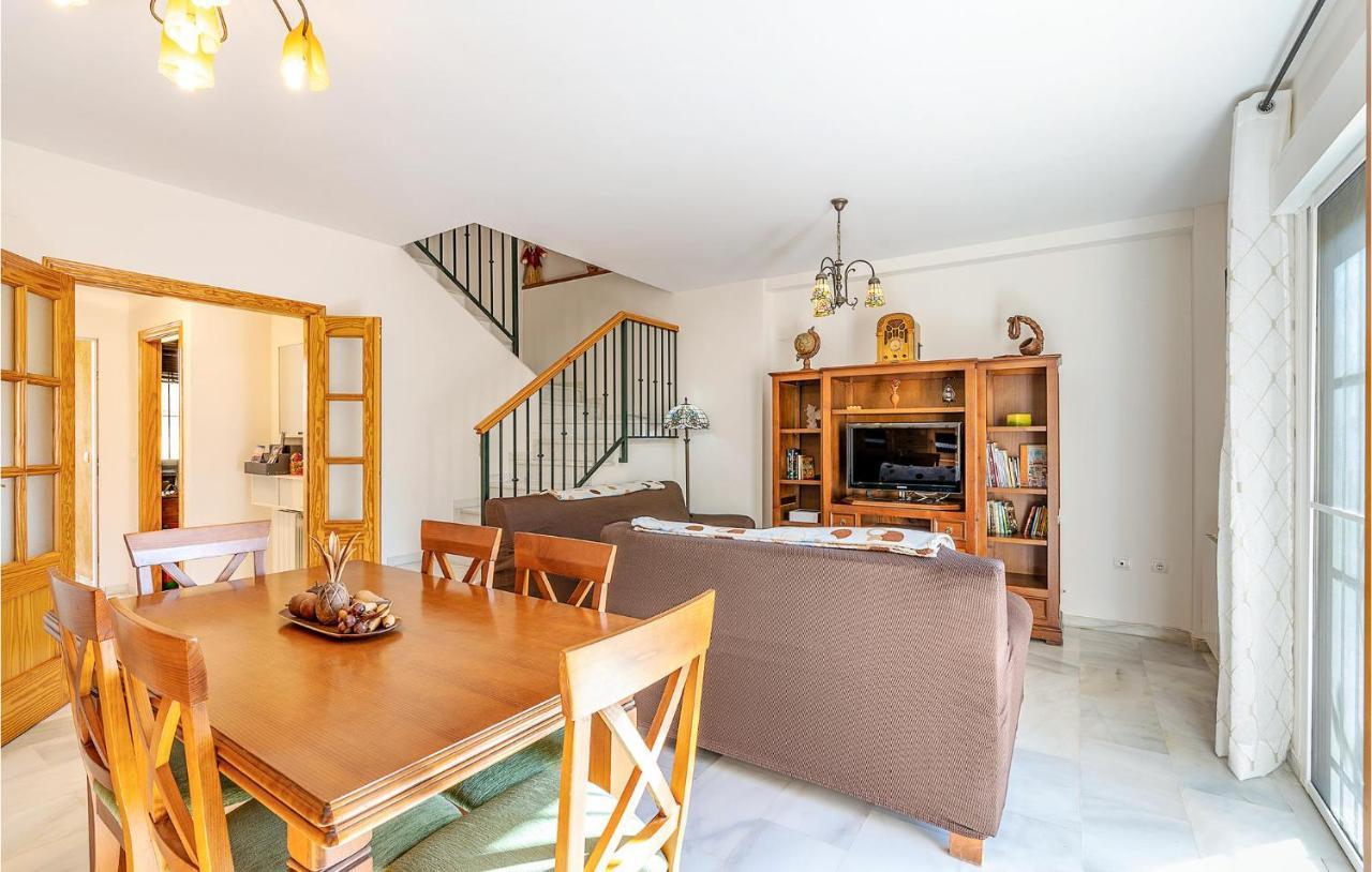 3 Bedroom Stunning In Cenes De La Vega