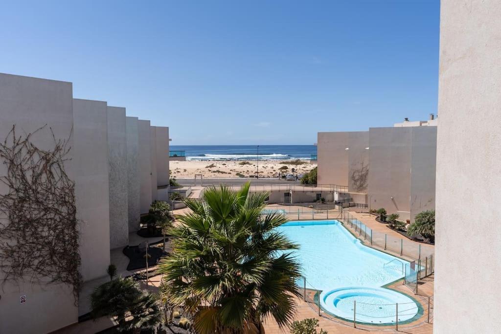 Sol Y Playa A El Cotillo. *