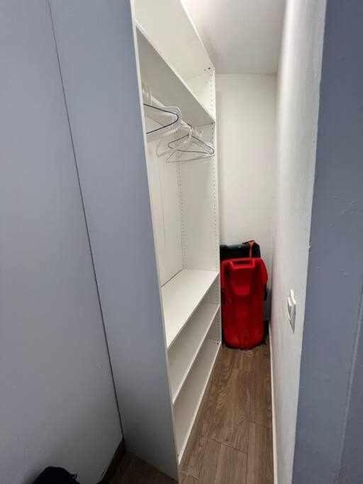 Apartamento Little Rest América, Zona Media 4 Pax, Garaje Wifi *
