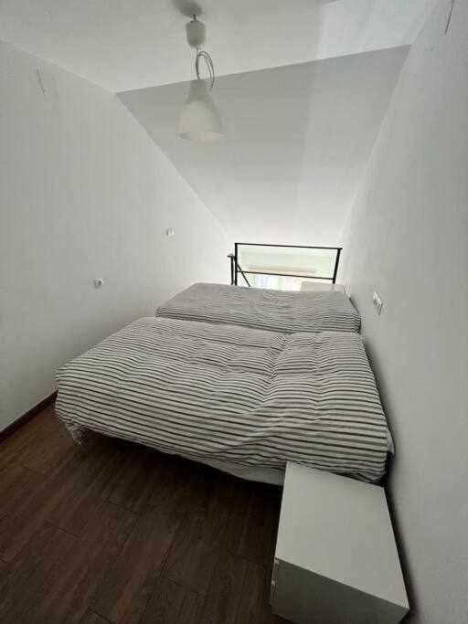 Little Rest América, Zona Media 4 Pax, Garaje Wifi Apartamento *