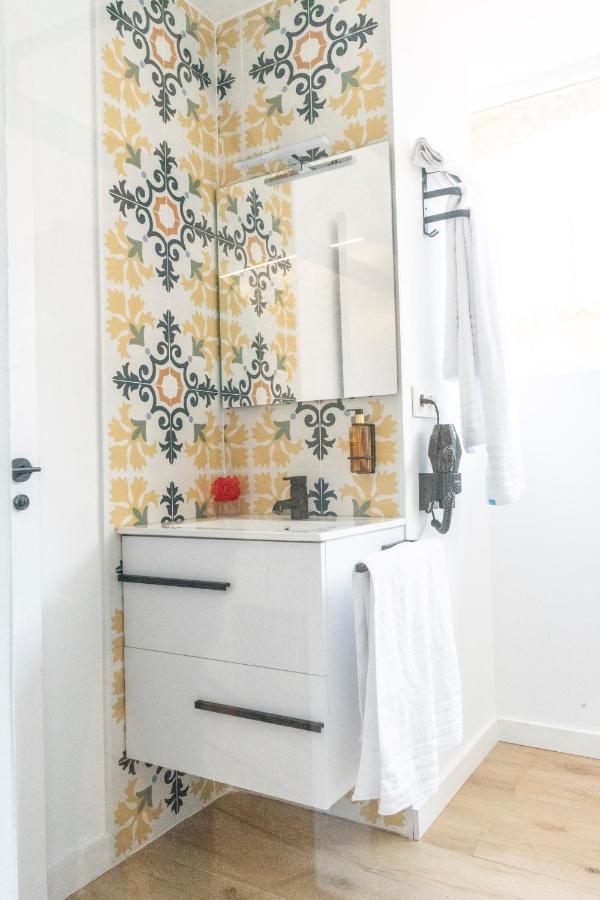 Bocairenthomes, En Pleno Centro De Bocairent, Con Piscina Y Parking Privado