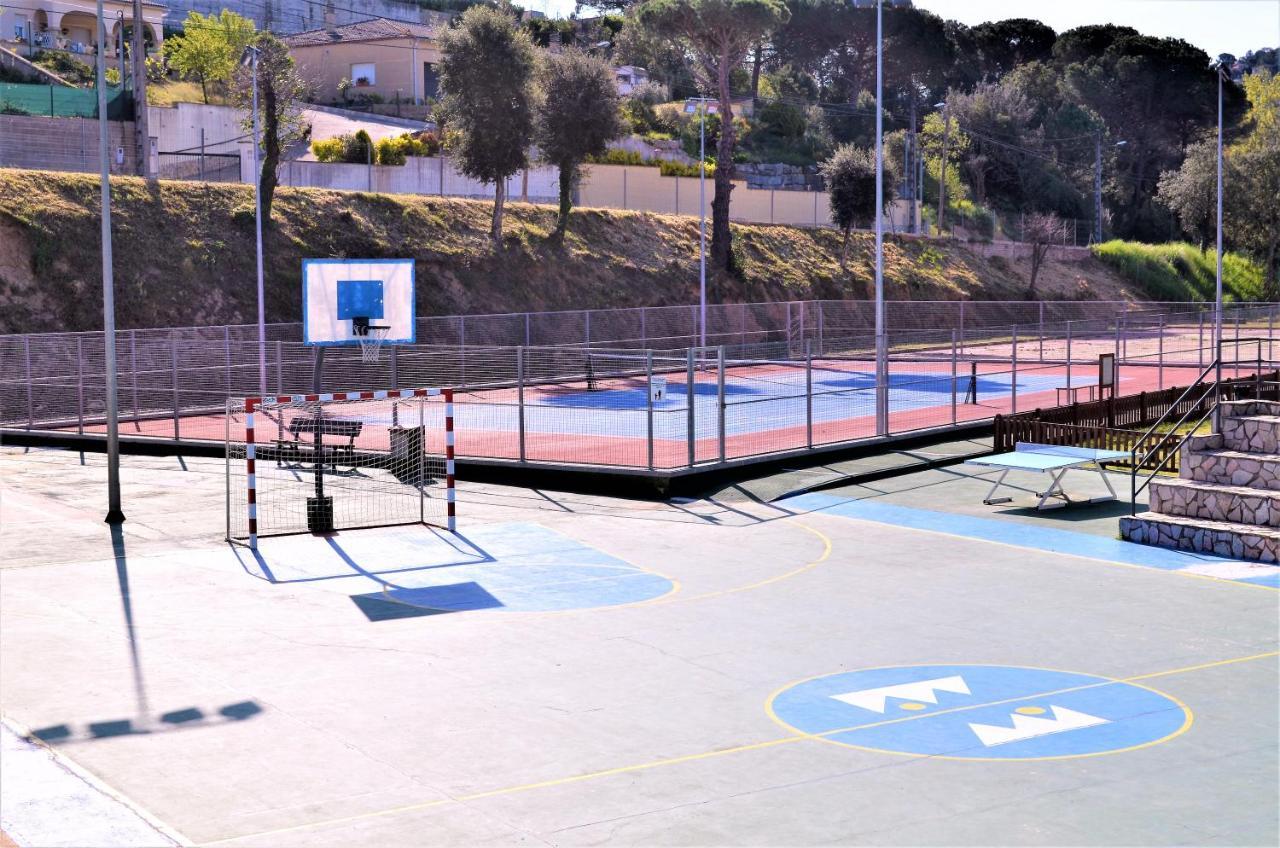 Rosa 10 Personas Montbarbat Costa Brava