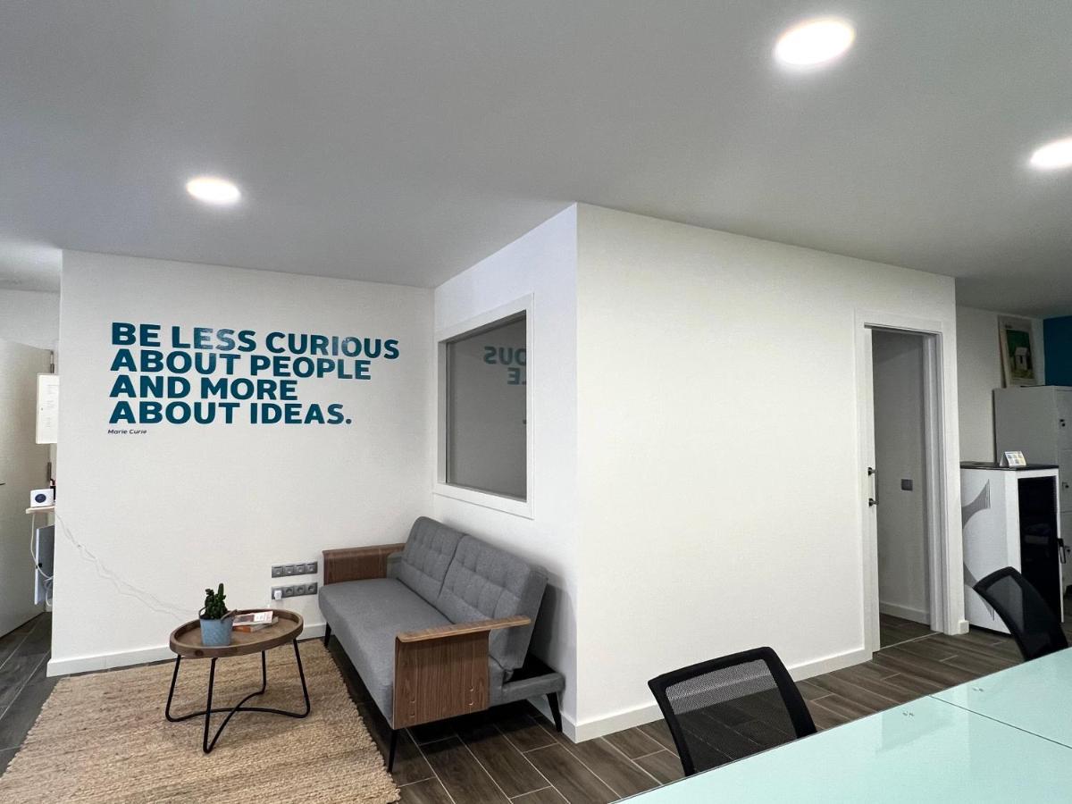 Cowork & - L'amfitriona *