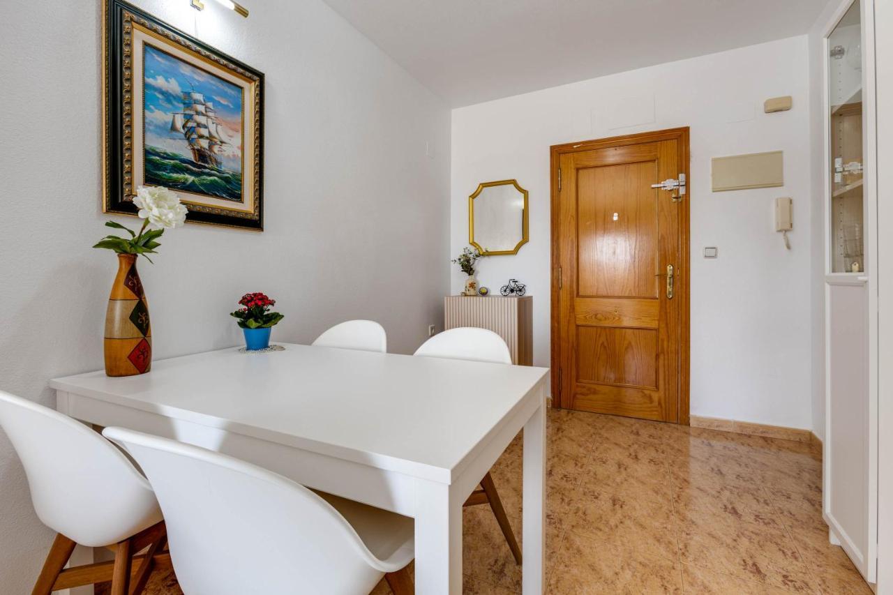 Apartment A Bright And Cozy Right Next To The Sea