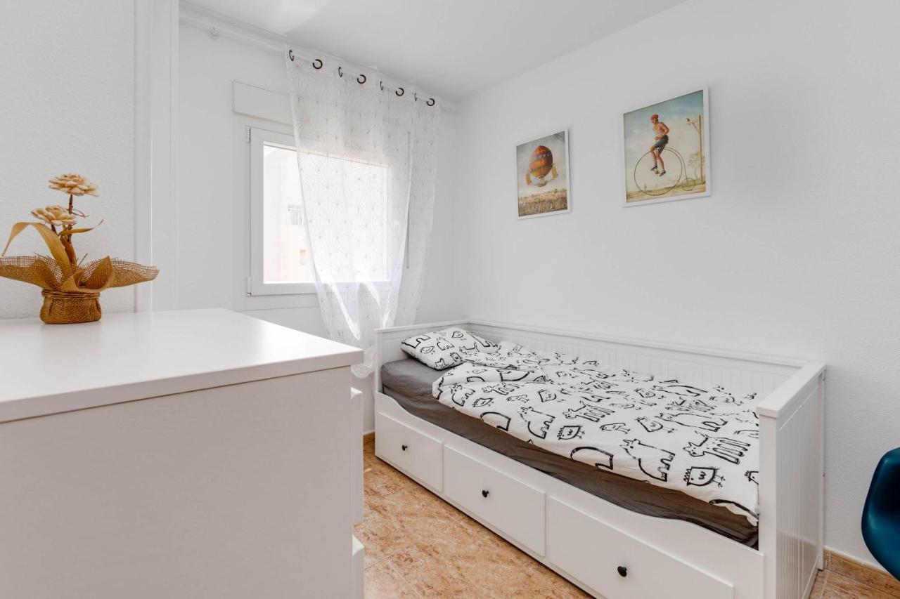 Apartment A Bright And Cozy Right Next To The Sea