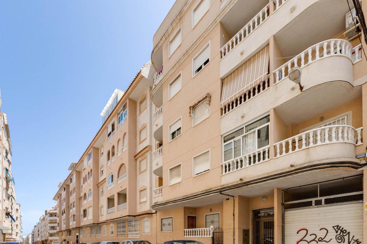 A Bright And Cozy Right Next To The Sea Apartment